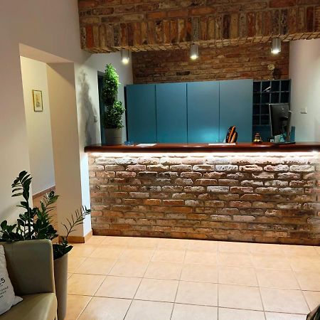 A&P Motel Миколув Экстерьер фото