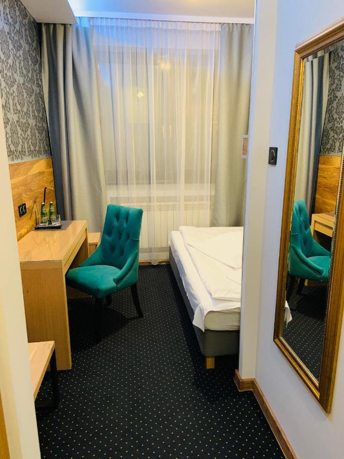 A&P Motel Миколув Экстерьер фото