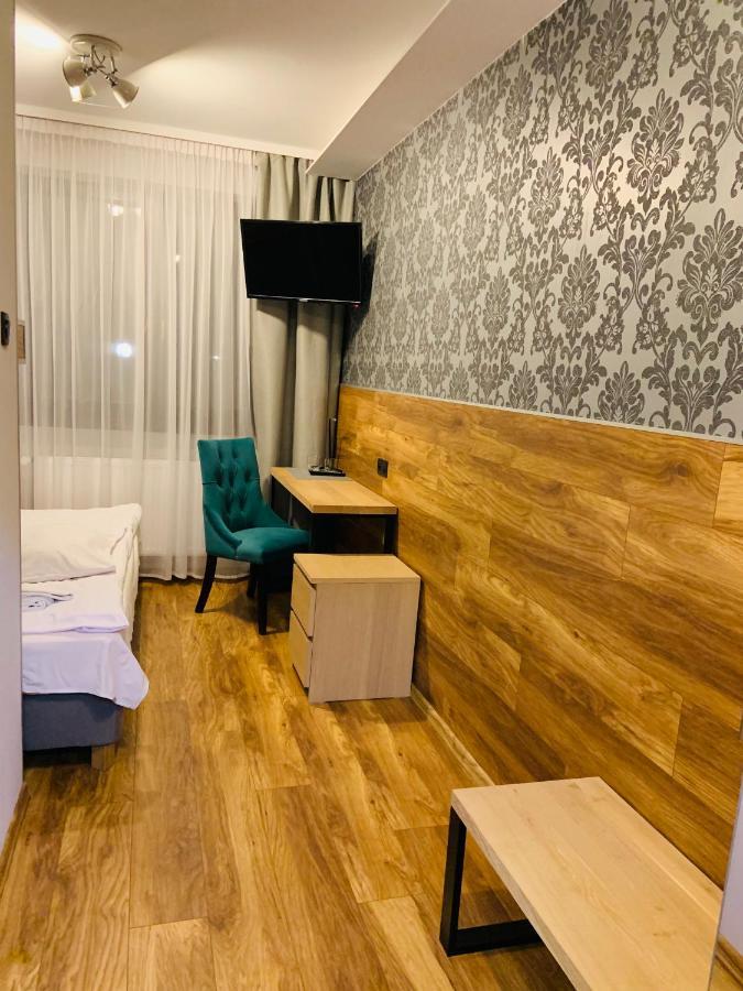 A&P Motel Миколув Экстерьер фото